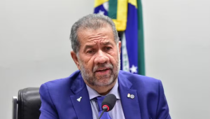 Maioria dos Brasileiros Defende Demissão de Ministro Lupi, Aponta Pesquisa