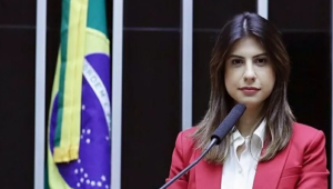 Deputada Camila Jara (PT) recebe diagnóstico de câncer e se licencia
