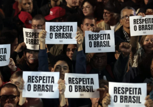 Pesquisa revela: maioria dos brasileiros vê motivação política na política tarifária de Trump 
