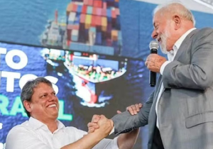 Lula sustenta lideran&ccedil;a para 2026, mas Tarc&iacute;sio de Freitas ganha f&ocirc;lego e acirra disputa.