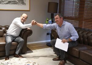 Eduardo Riedel retoma comando do Executivo e projeta metas para 2026.